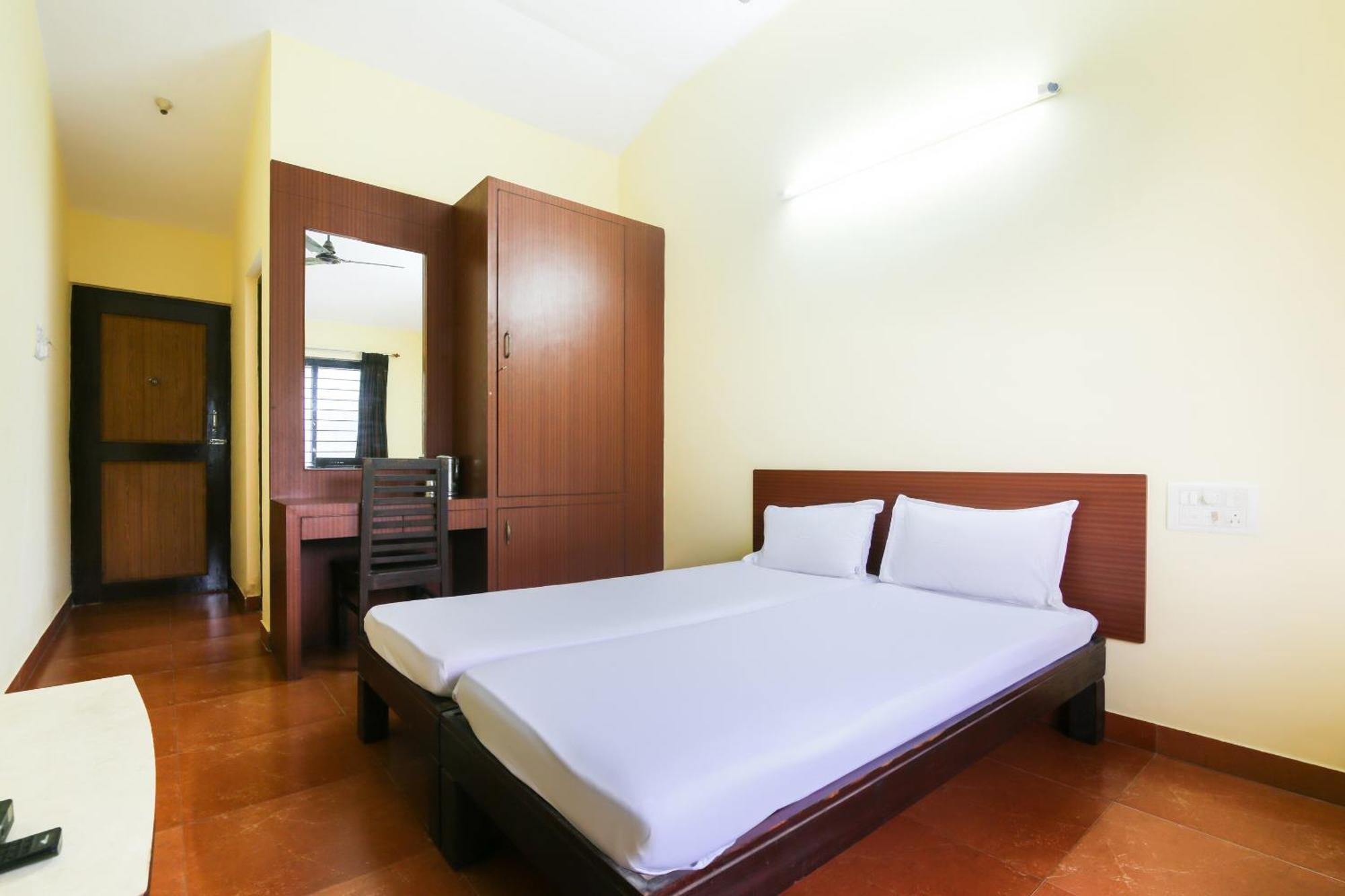 Hotel O Raviraj Classic Cana Zewnętrze zdjęcie